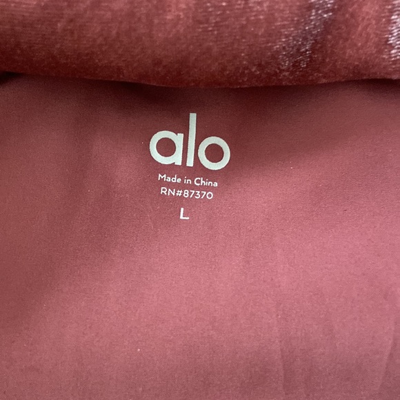 Alo Puffer Jacket - Picture 3 of 7